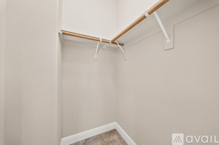 4266 Sunset View Drive 4 Beds Single Family Home for Rent - Photo gallery 4
