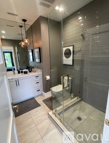 North Sierra Bonita Avenue 5 Beds Apartment for Rent