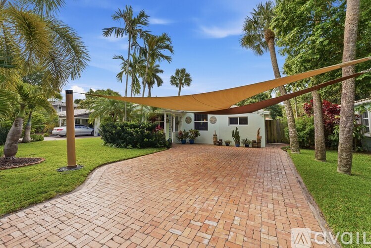 704 Southwest 14th Street 2 Beds Single Family Home for Rent - Photo gallery 2