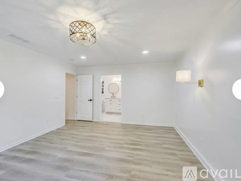 313 Summit Ridge Drive 5 Beds Apartment for Rent