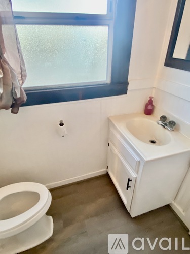 909 North Irwin Street 2 Beds Single Family Home for Rent - Photo gallery 2