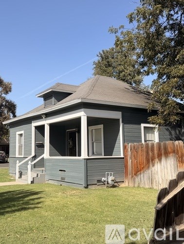909 North Irwin Street 2 Beds Apartment for Rent
