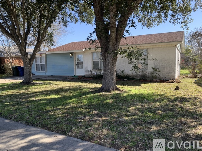 1606 Sprucewood Drive 3 Beds Single Family Home for Rent - Photo gallery 1