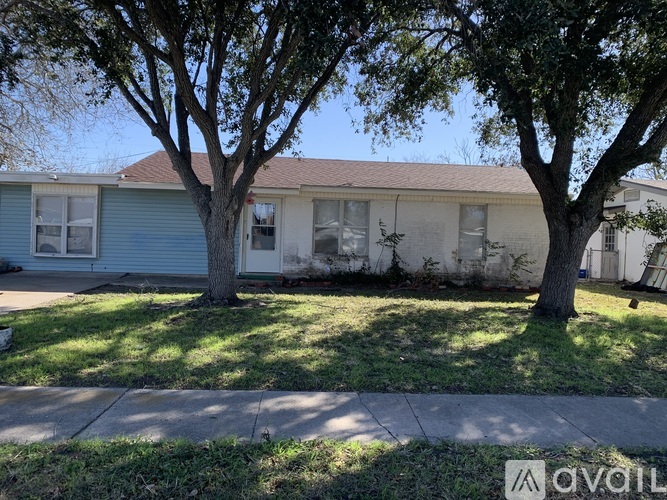 1606 Sprucewood Drive 3 Beds Single Family Home for Rent - Photo gallery 2