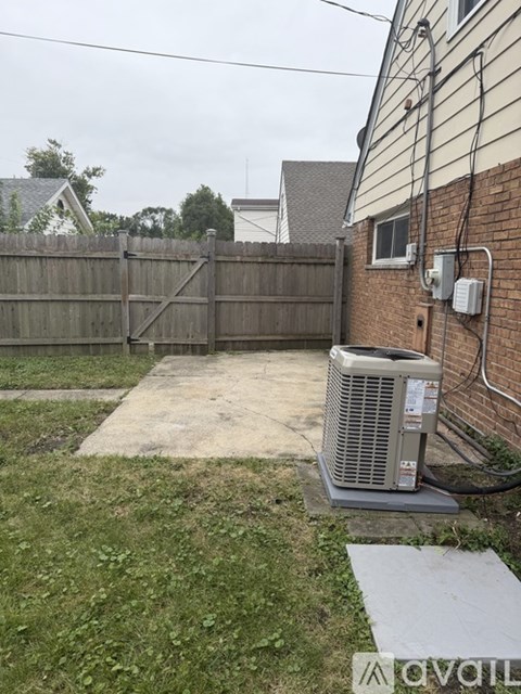 17111 Oakwood Ave 3 Beds Apartment for Rent