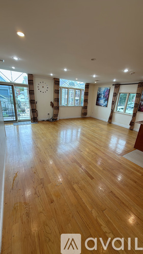 42-17 157th Street 3 Beds Single Family Home for Rent - Photo gallery 1