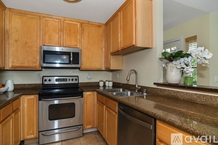 3555 Grove Street 3 Beds Condo for Rent - Photo gallery 2