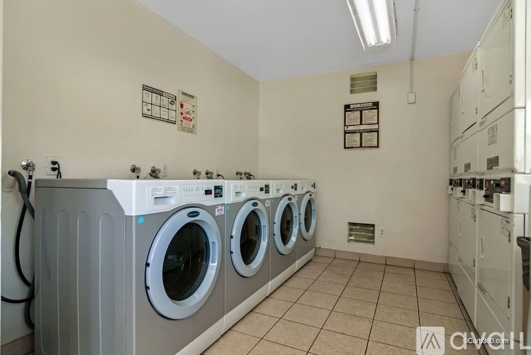 3555 Grove Street 3 Beds Condo for Rent - Photo gallery 3