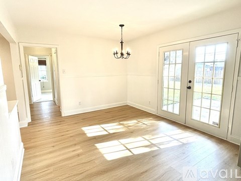 527 Melrose Dr 3 Beds Apartment for Rent
