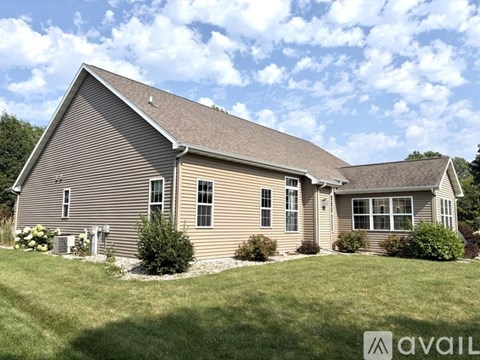 2701 East Glenhurst Lane 4 Beds Apartment for Rent