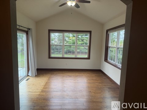 2701 East Glenhurst Lane 4 Beds Apartment for Rent