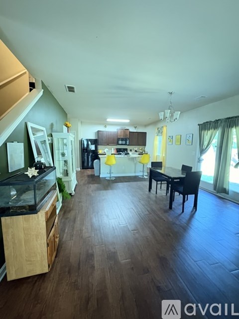 8371 Regent Street 4 Beds Apartment for Rent