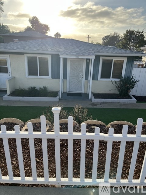 1842 Burton Street 2 Beds Apartment for Rent