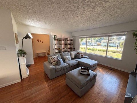 13063 103A AVENUE 3 Beds Apartment for Rent