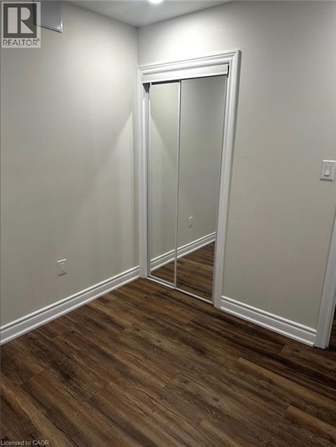 535 APPLEDALE Crescent Unit# Basement 4 Beds Apartment for Rent