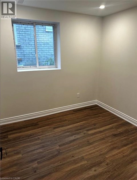 535 APPLEDALE Crescent Unit# Basement 4 Beds Apartment for Rent