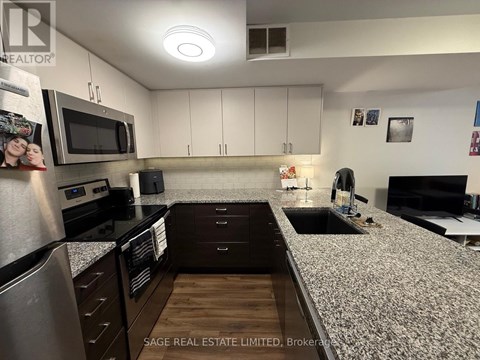 LOWER - 228 MONTOSE AVENUE 2 Beds Apartment for Rent
