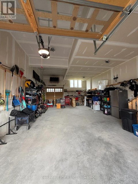 79 GOLDEN MEADOWS DRIVE 5 Beds Apartment for Rent