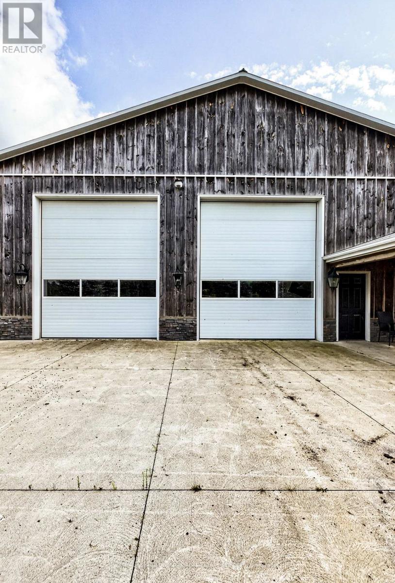 studio apartment - SHOP - 1506 6TH CONCESSION ROAD W shop, Hamilton 5