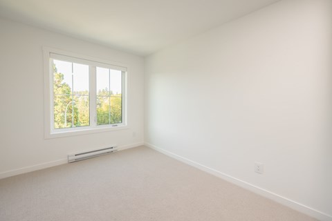 630 Gorge Road West 3-4 Beds Apartment for Rent