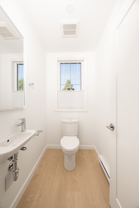 630 Gorge Road West 3-4 Beds Apartment for Rent