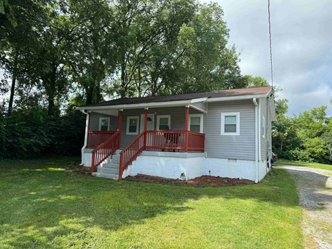 105 Vandiver Dr 3 Beds Apartment for Rent