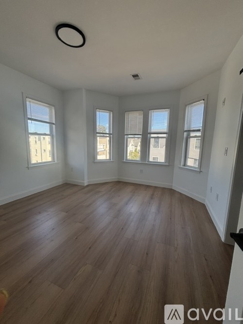1077 1079 Dorchester Avenue 3 Beds Apartment for Rent - Photo gallery 5