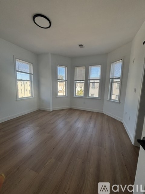 1077 1079 Dorchester Avenue 3 Beds Apartment for Rent