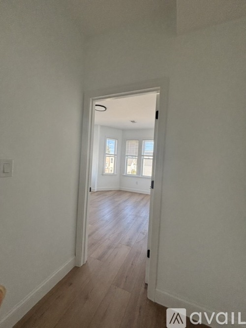 1077 1079 Dorchester Avenue 3 Beds Apartment for Rent - Photo gallery 2