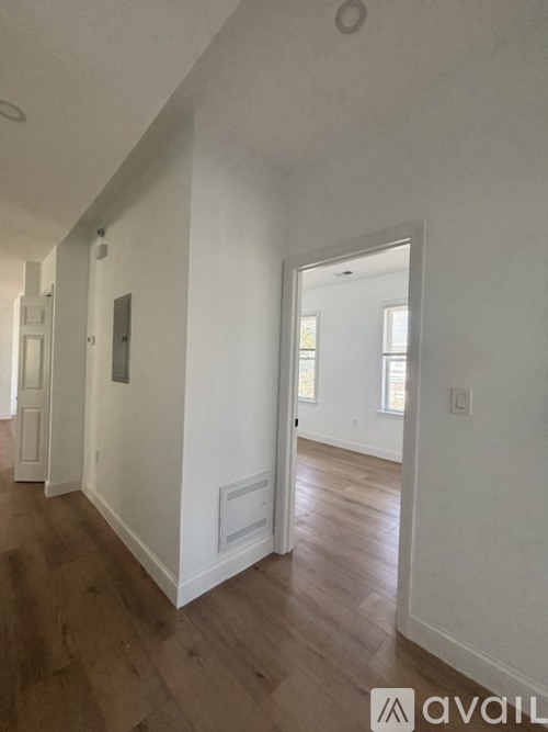 1077 1079 Dorchester Avenue 3 Beds Apartment for Rent - Photo gallery 3