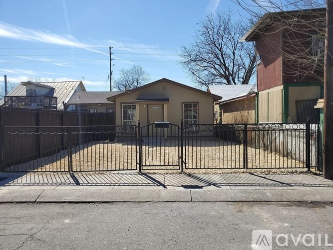 134 Albert St 1 Single Family Home for Rent - Photo gallery 1