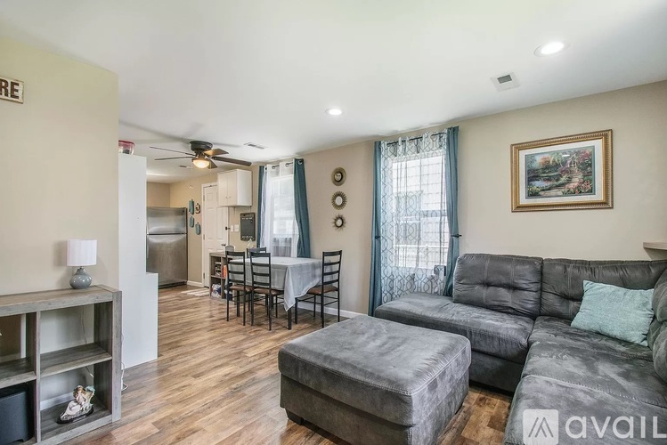 1018 Beale St 3 Beds Single Family Home for Rent - Photo gallery 2