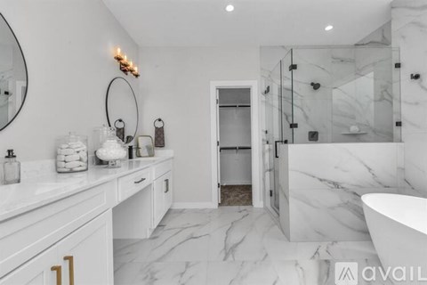 4622 Clover St 3 Beds Apartment for Rent