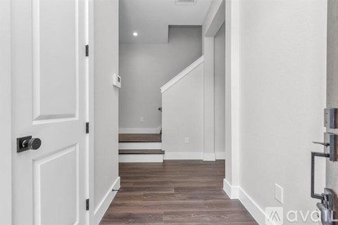 4622 Clover St 3 Beds Apartment for Rent