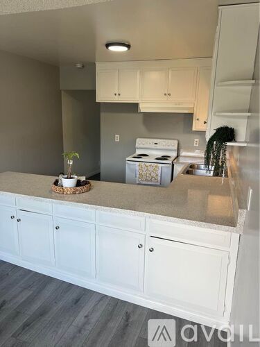 750 W Bonita Ave 2 Beds Apartment for Rent - Photo gallery 1