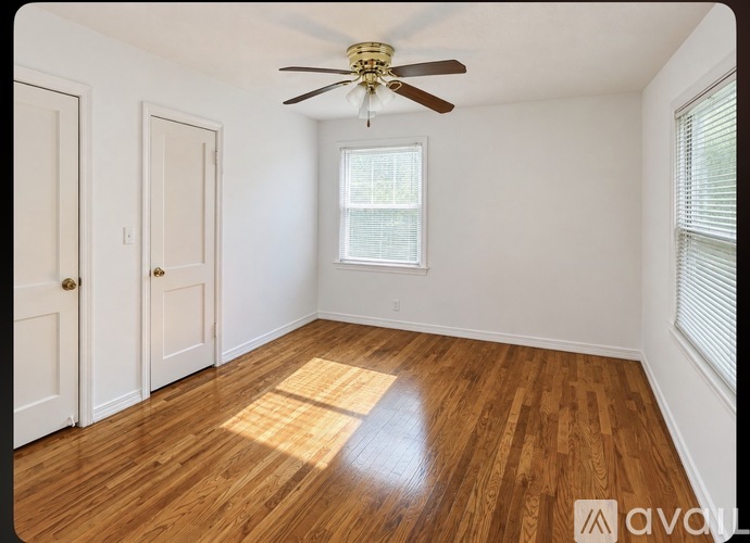 1050 NE 12th Street 3 Beds Single Family Home for Rent - Photo gallery 4