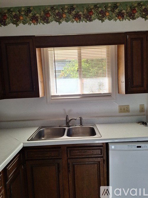 1927 Burlington Ave 2 Beds Apartment for Rent - Photo gallery 3