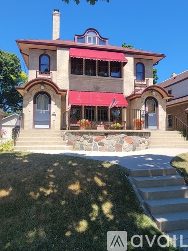 6032 W Wells St 3 Beds Townhouse for Rent - Photo gallery 1