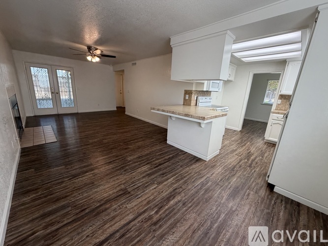 1242 Armstrong Ave 3 Beds Single Family Home for Rent - Photo gallery 5
