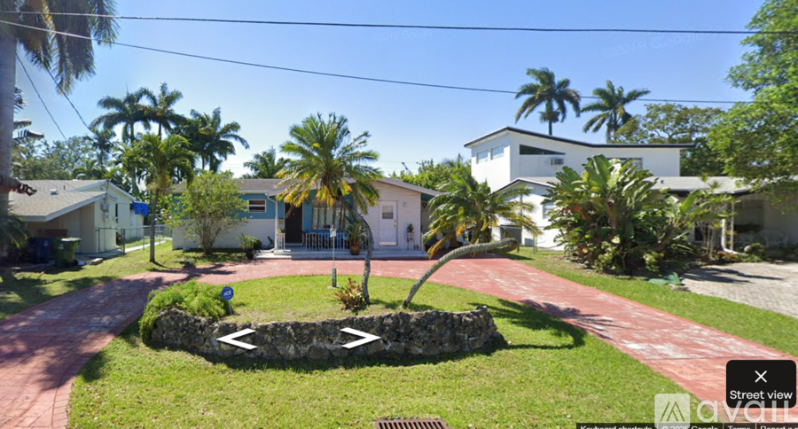 305 Southwest 8th Street 4 Beds Single Family Home for Rent - Photo gallery 3