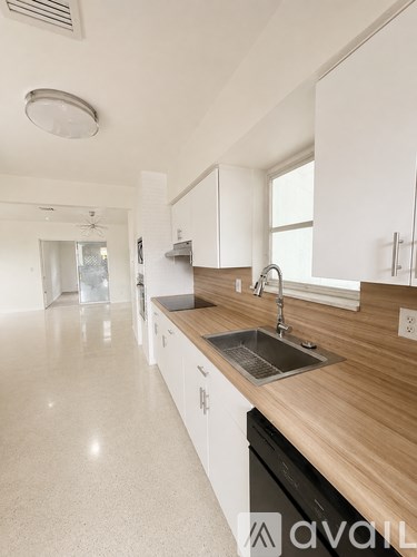 305 Southwest 8Th Street 4 Beds Apartment for Rent