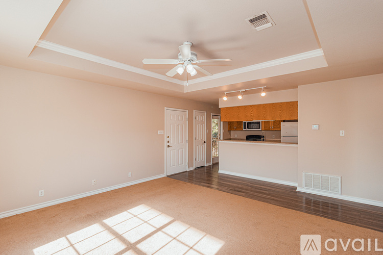 113 D L Vest 2 Beds Apartment for Rent - Photo gallery 1