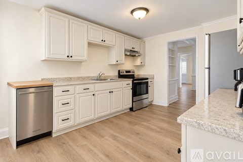 127 Sayles Avenue 3 Beds Apartment for Rent