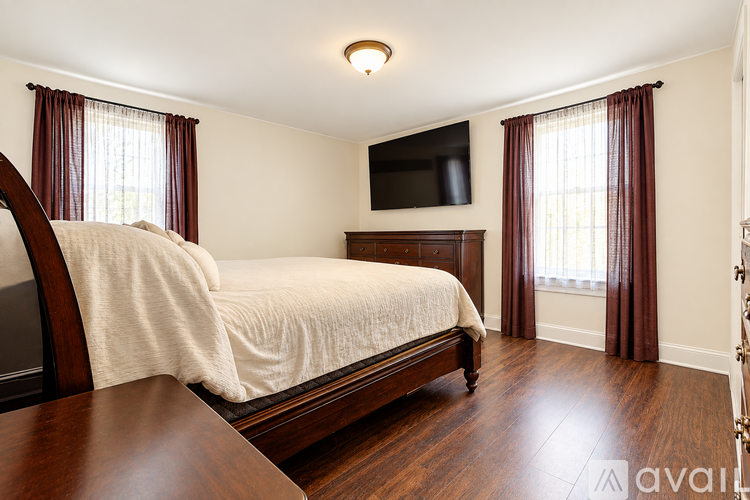 127 Sayles Avenue 3 Beds Townhouse for Rent - Photo gallery 5