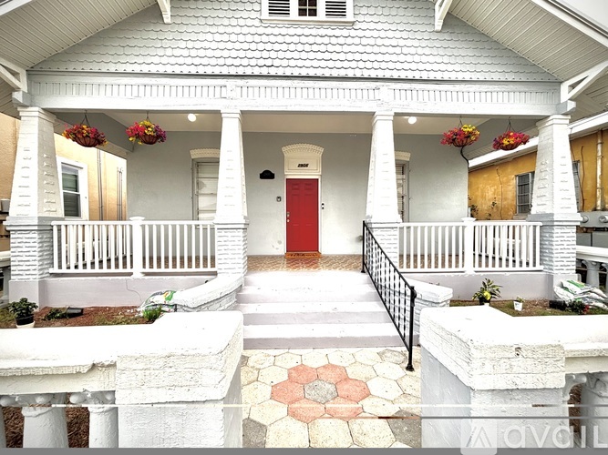 2906 West Chestnut Street 1 Apartment for Rent - Photo gallery 1