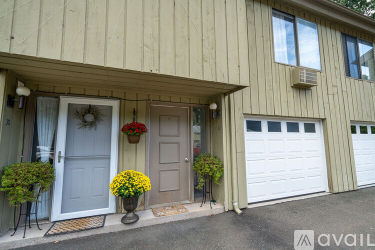 32 Saginaw Trail 2 Beds Condo for Rent - Photo gallery 1