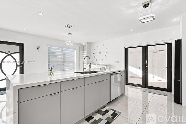 9298 Jamaica Dr 3 Beds Single Family Home for Rent - Photo gallery 3