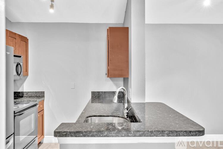 2881 N Oakland Forest Dr 1 Apartment for Rent - Photo gallery 5