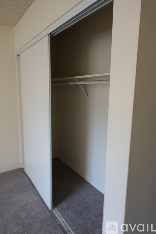 630 Venice Way 2 Beds Apartment for Rent - Photo gallery 4