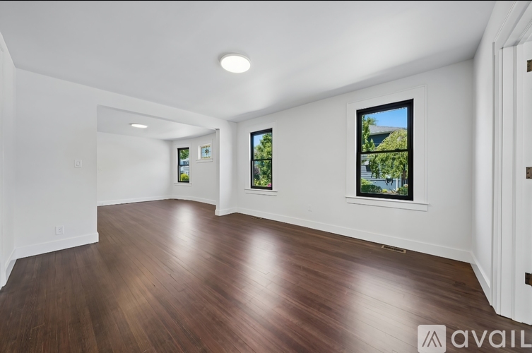 235 Elmwood Avenue 2 Beds Apartment for Rent - Photo gallery 1